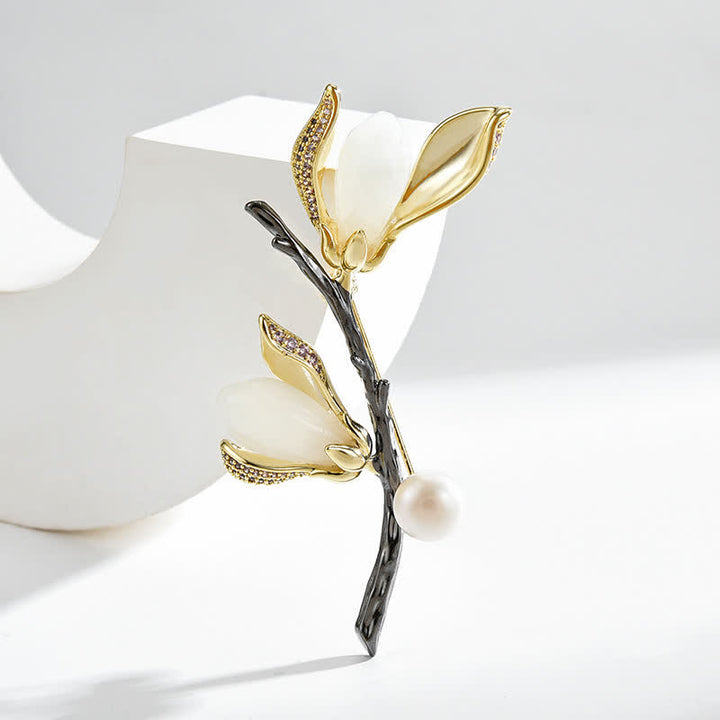 Broche de perlas de lujo de imitación con forma de magnolia para mujer