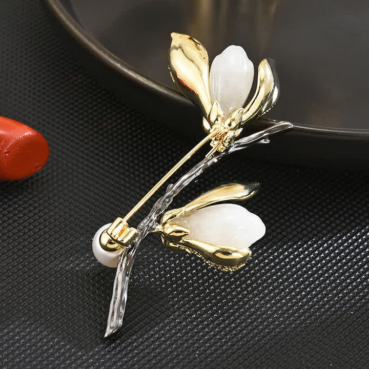 Broche de perlas de lujo de imitación con forma de magnolia para mujer