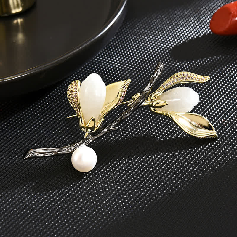Broche de perlas de lujo de imitación con forma de magnolia para mujer
