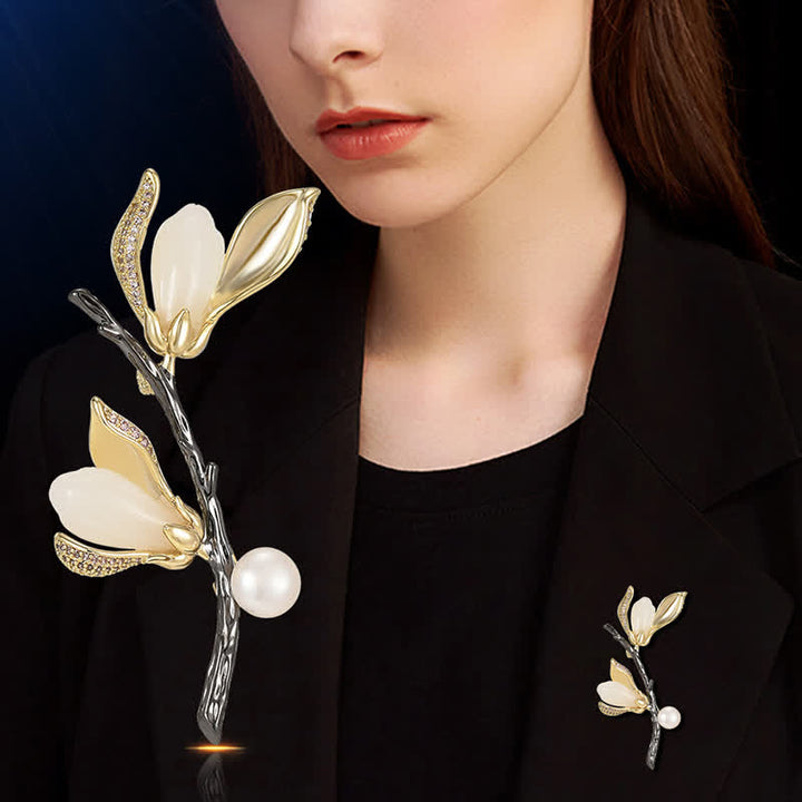Broche de perlas de lujo de imitación con forma de magnolia para mujer