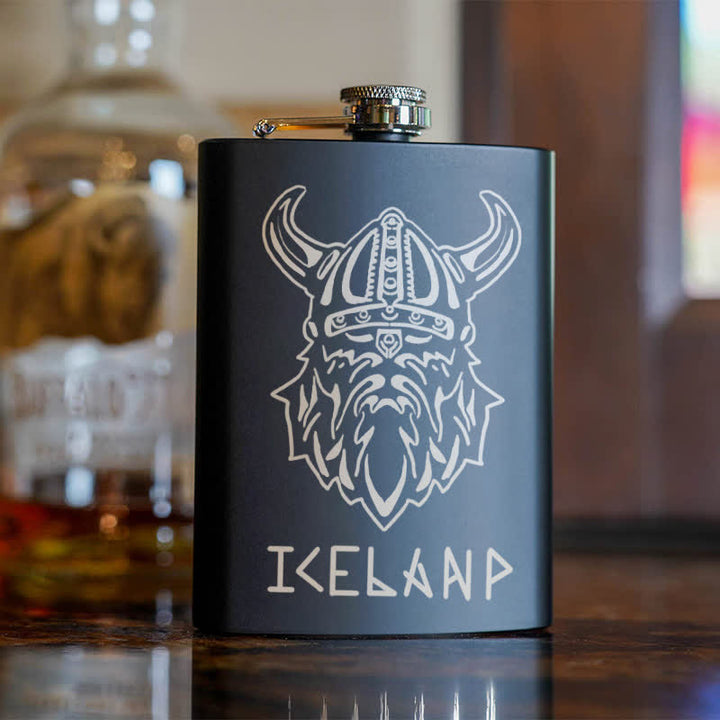 Termo portátil de acero inoxidable con patrón láser Viking Iceland de 3 a 8 oz