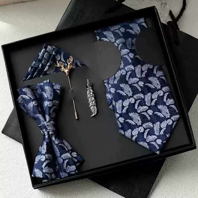 Caja de regalo con 5 pajaritas de color blanco y naranja con estampado de plumas para hombre