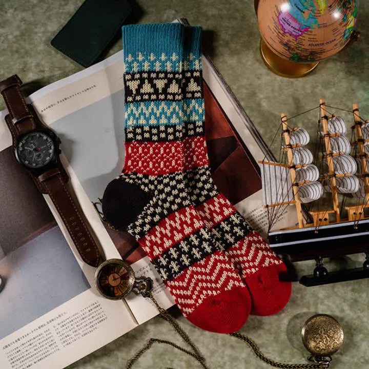 Calcetines de algodón a rayas con estampados étnicos coloridos