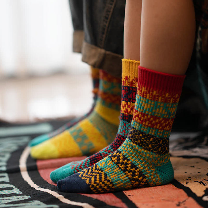 Calcetines de algodón a rayas con estampados étnicos coloridos
