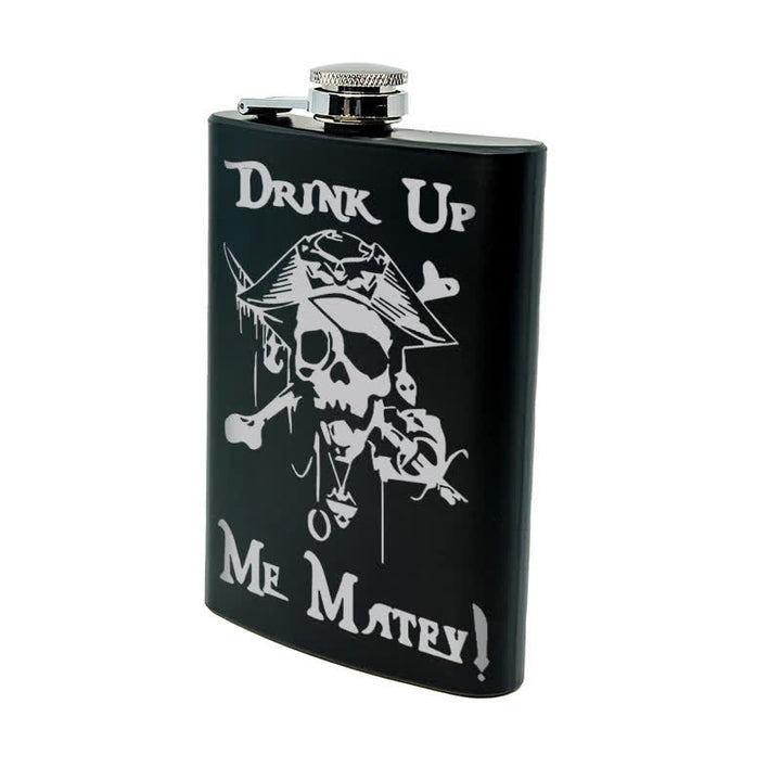 Botella portátil de acero inoxidable con diseño de calavera pirata de 2 a 10 oz con estampado láser