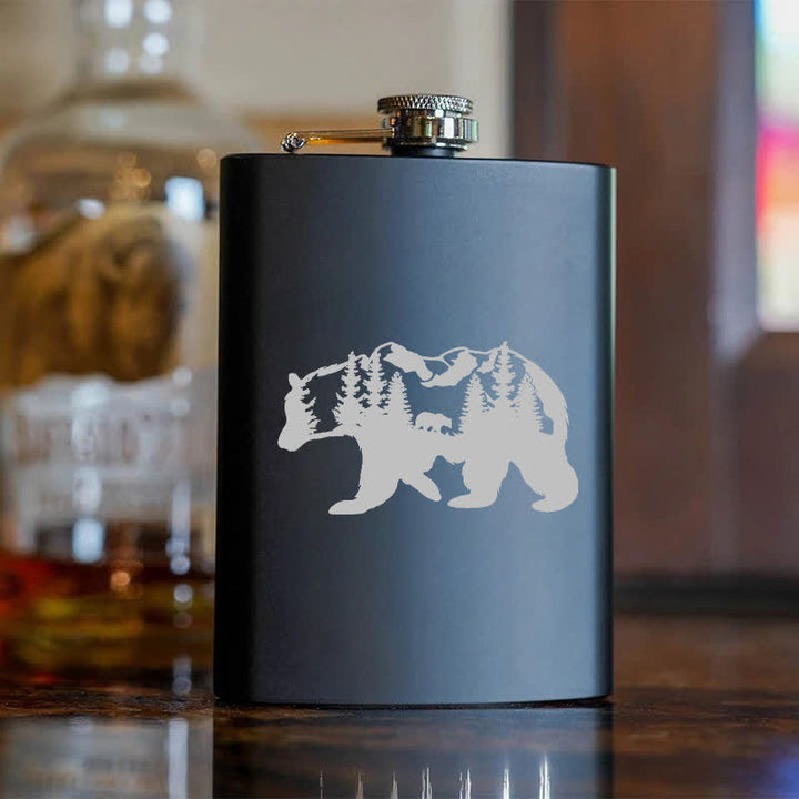 Botella portátil de acero inoxidable con diseño láser de Bear Mountains de 2 a 10 oz