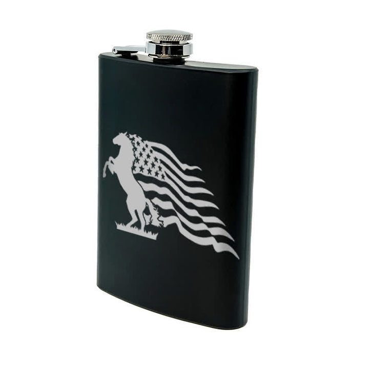 Botella portátil de acero inoxidable con diseño de bandera de EE. UU. con diseño de láser de 2 a 10 oz