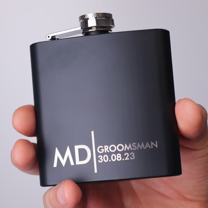Botella portátil personalizada grabada en negro mate de 3 a 10 oz