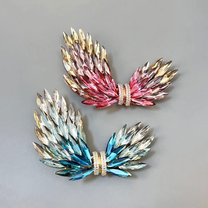 Broche de lujo elegante con alas de circonita brillante para mujer