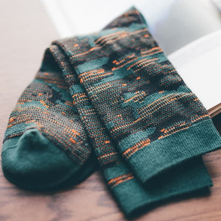 Calcetines de algodón de colores combinados de estilo informal.