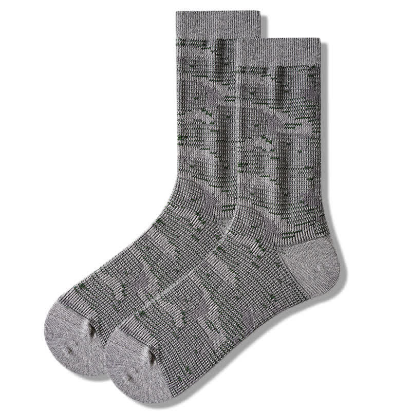 Calcetines de algodón de colores combinados de estilo informal.