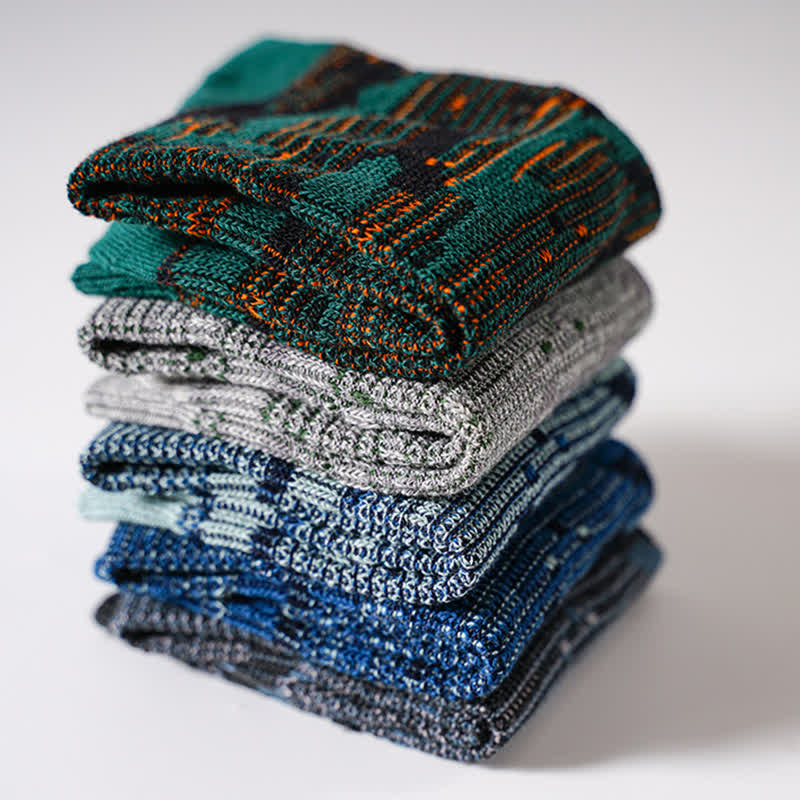 Calcetines de algodón de colores combinados de estilo informal.