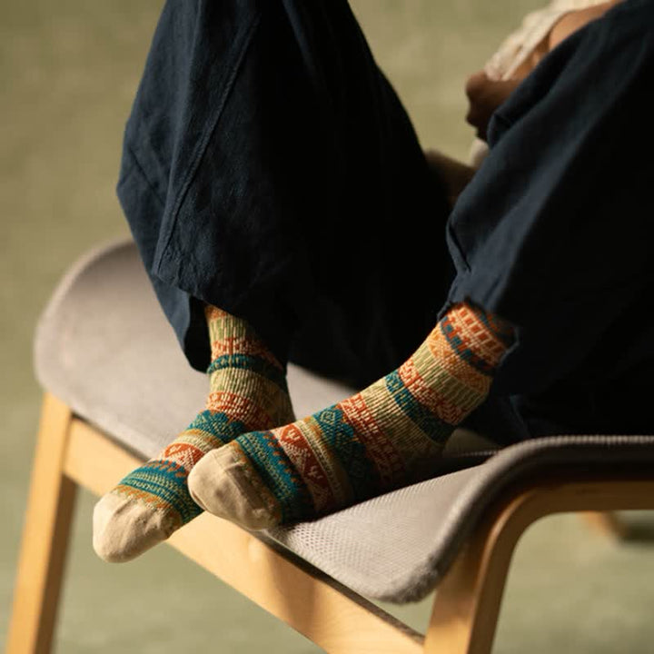 Calcetines de algodón estilo étnico retro con colores vibrantes