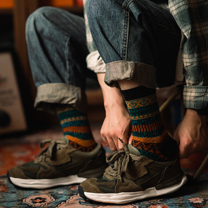 Calcetines de algodón estilo étnico retro con colores vibrantes