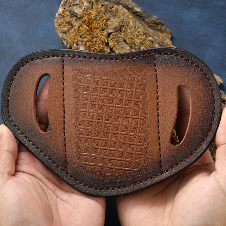 Funda de cuero para cinturón con diseño de tejido en relieve para cuchillo plegable.