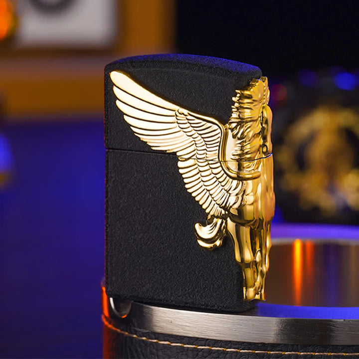 Encendedor de butano recargable Pegasus con relieve 3D de tres lados