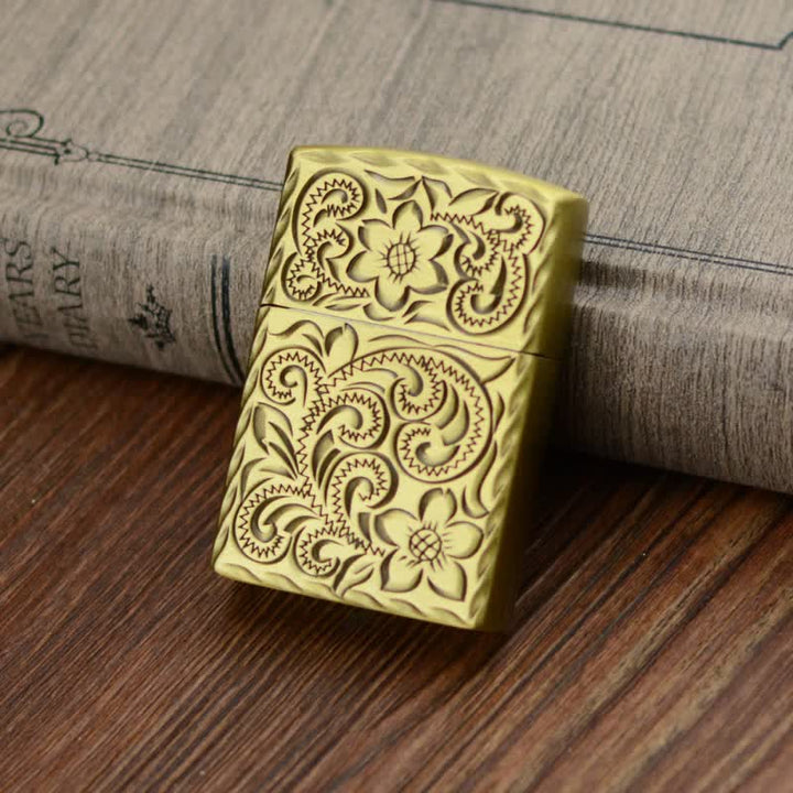 Encendedor de butano recargable con elegante diseño de flores en relieve