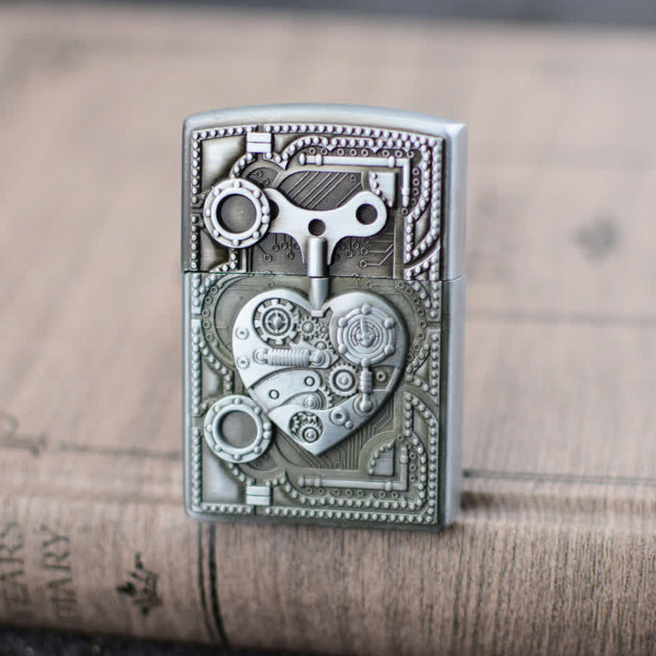 Encendedor de butano recargable con diseño mecánico en relieve en forma de corazón