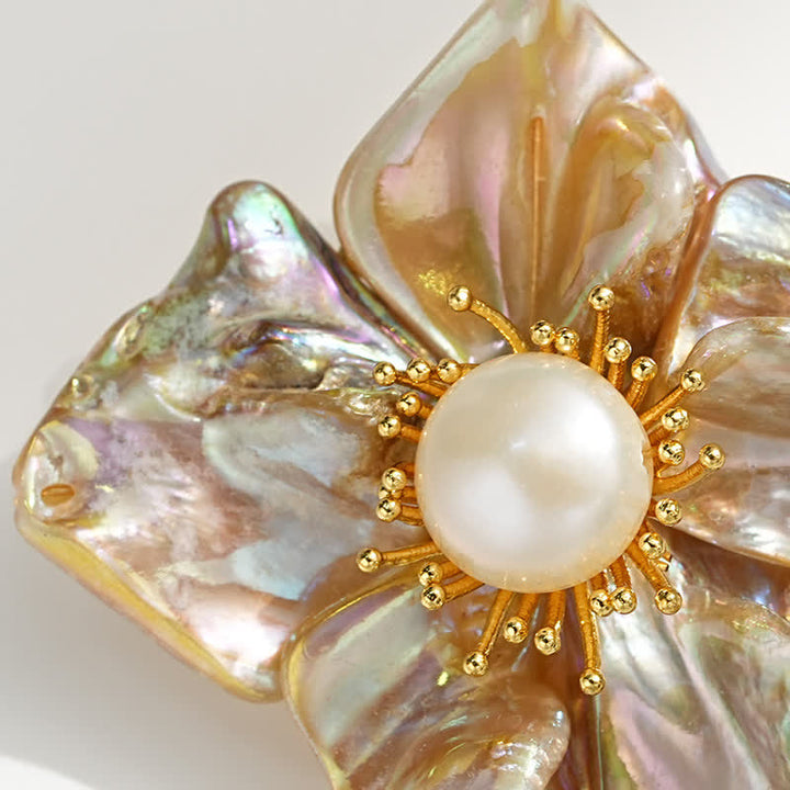 Broche de flor asimétrico con perla barroca para mujer