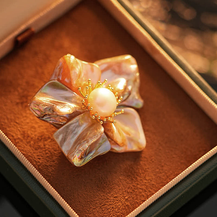 Broche de flor asimétrico con perla barroca para mujer