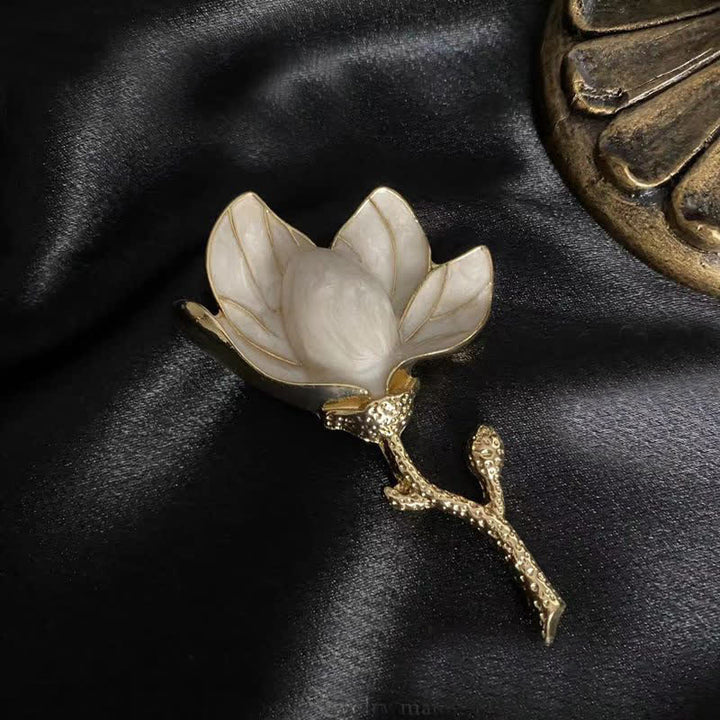 Broche de magnolia blanca estilo cortesano exagerado para mujer