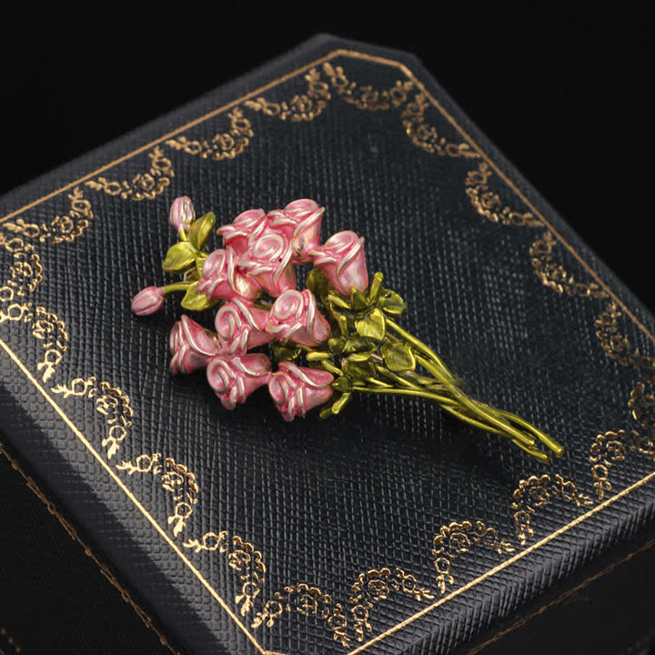 Broche con bonito ramo de rosas rosas y verdes para mujer