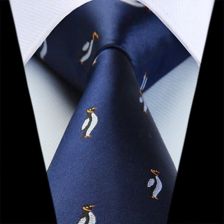 Corbata de hombre con estampado de pingüino de dibujos animados en azul marino