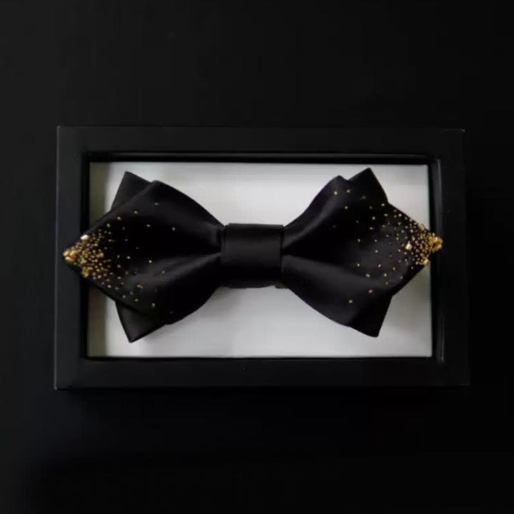 Pajarita puntiaguda de doble capa con alambre dorado y negro para hombre