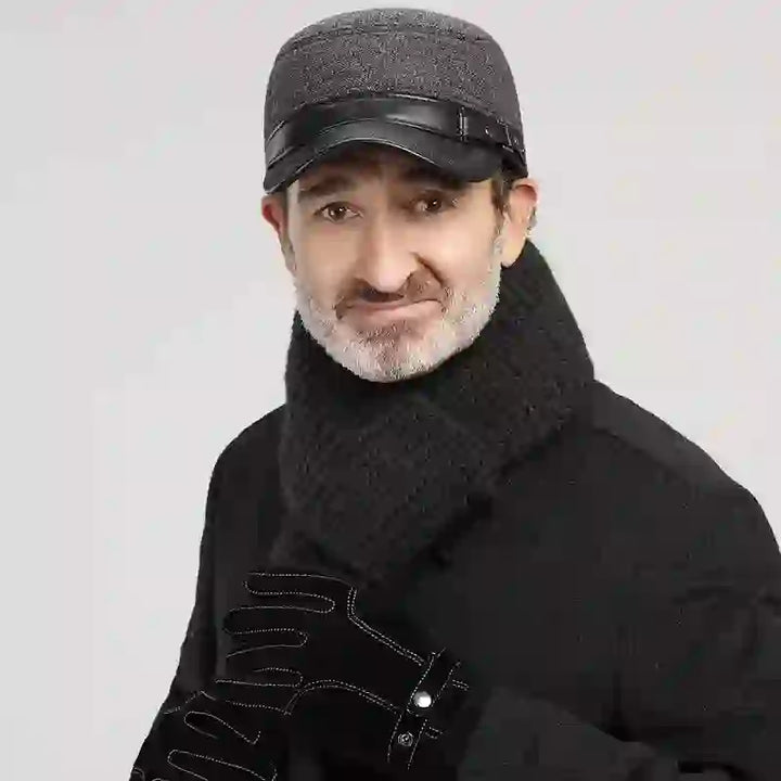 Gorro plano informal con orejeras cálidas para invierno