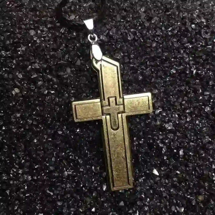 Collar con colgante de cruz mini multifunción y cuchillo oculto