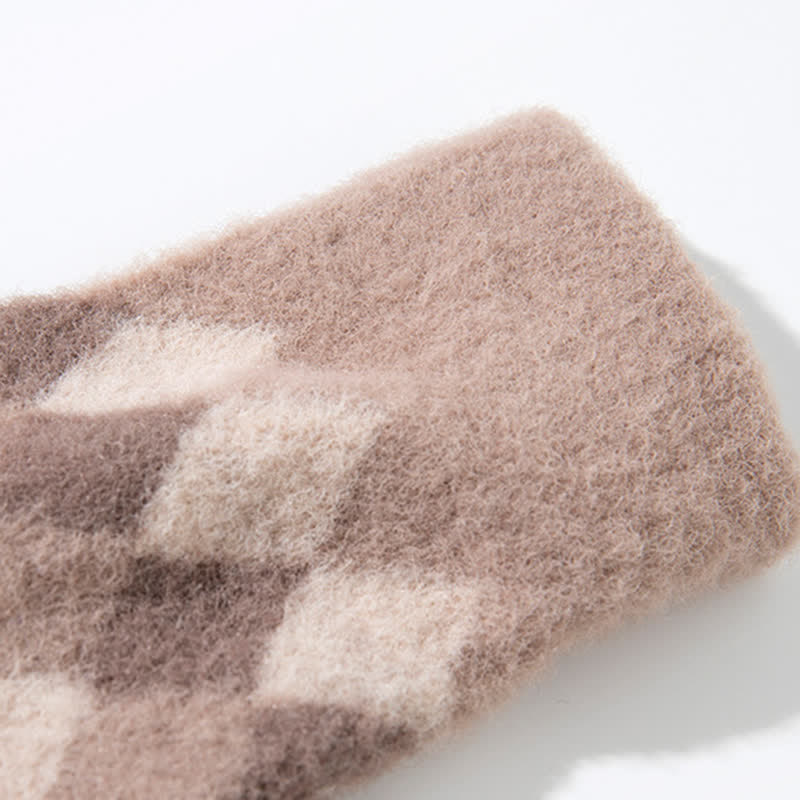 Guantes de punto de felpa cálidos con estampado de diamantes de colores