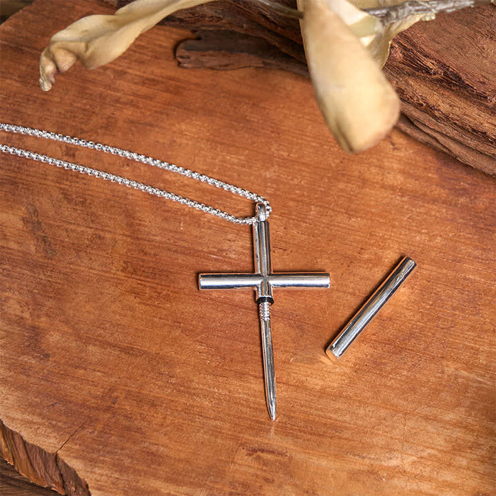 Conjunto de collar y cruz con colgante de toro de cuernos largos y encendedor de la Santa Biblia