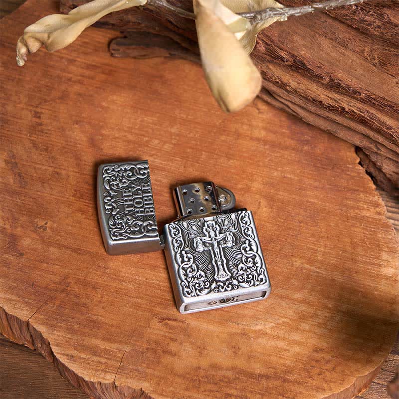 Conjunto de collar y cruz con colgante de toro de cuernos largos y encendedor de la Santa Biblia