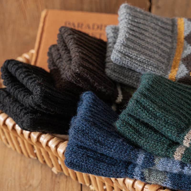 Calcetines de invierno con estampado de cuadros característicos para hombre