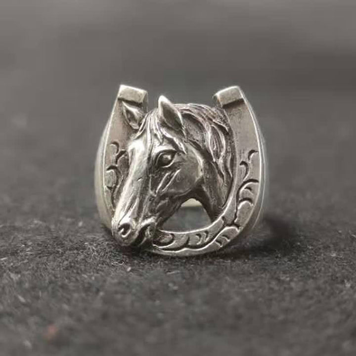 Anillo ajustable con apertura de tótem de caballo y toro de roca dominante para hombre