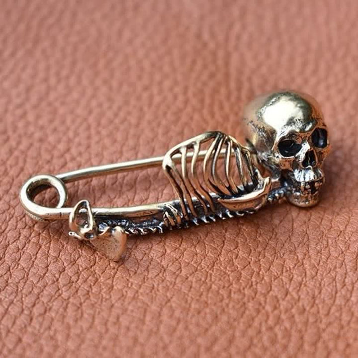 Broche de calavera mística de elegancia oscura