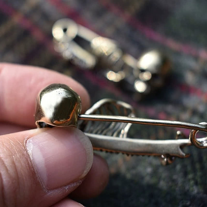 Broche de calavera mística de elegancia oscura