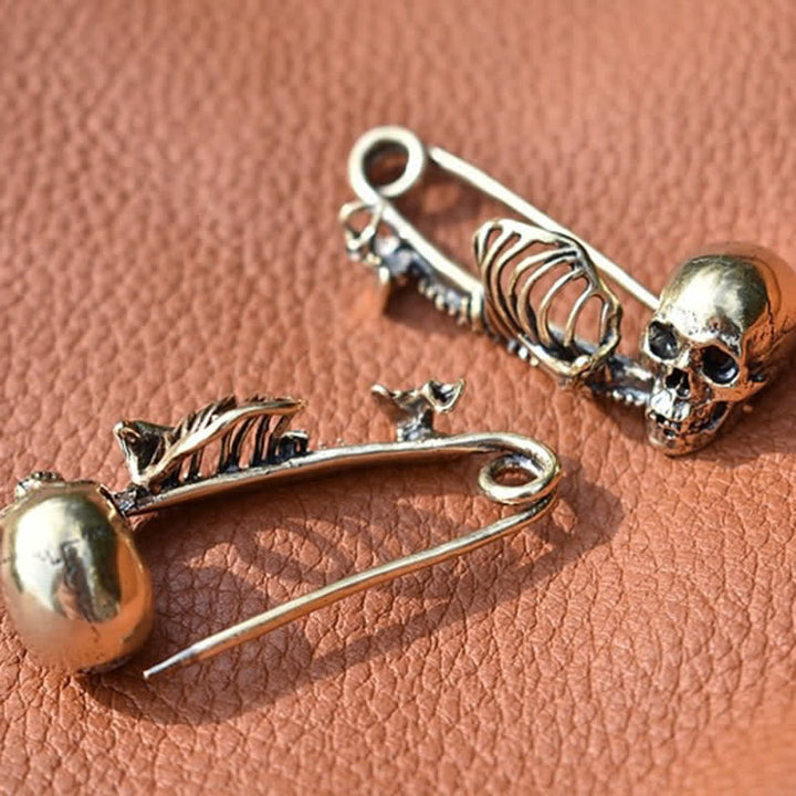 Broche de calavera mística de elegancia oscura