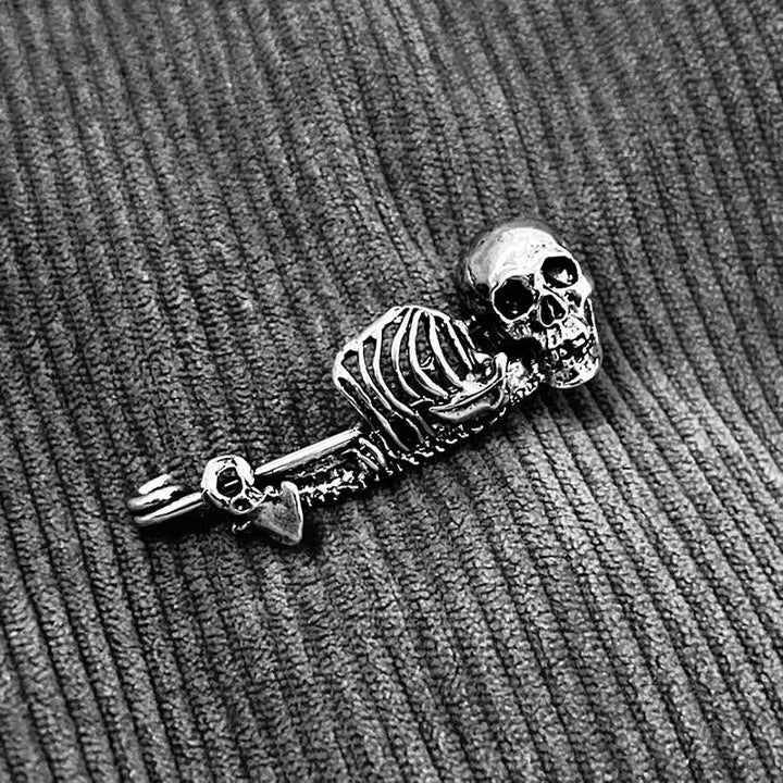 Broche de calavera mística de elegancia oscura