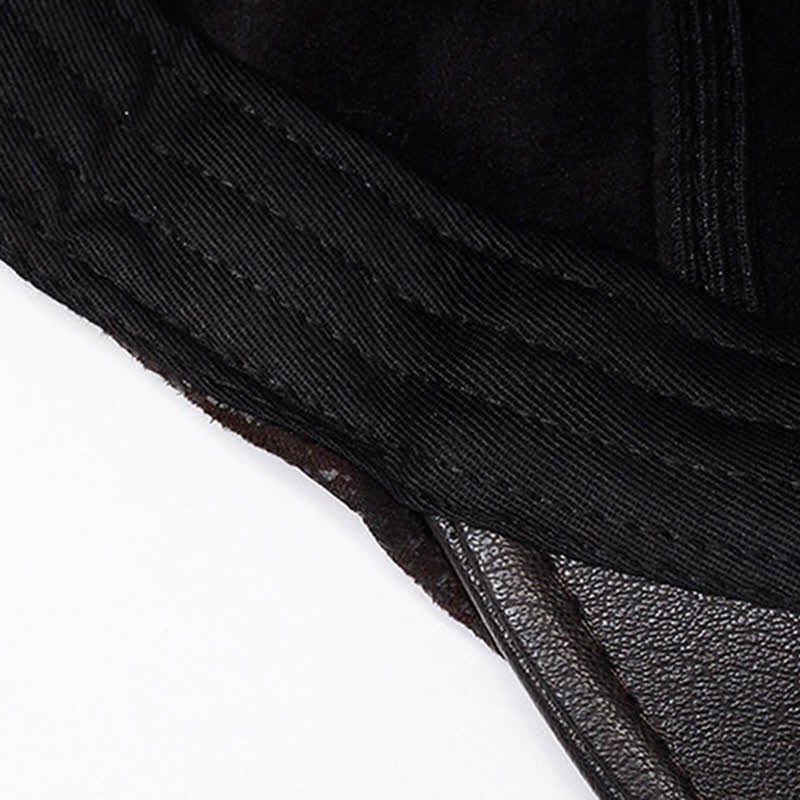 Boina de cuero ajustable con laterales y estampado exclusivo
