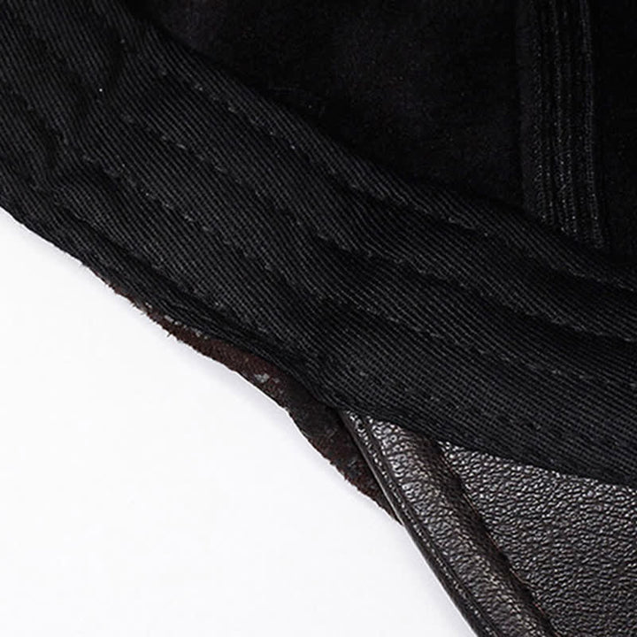 Boina de cuero ajustable con laterales y estampado exclusivo