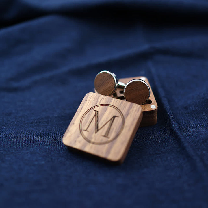 Gemelos de madera con caja grabada con letras personalizadas para hombre