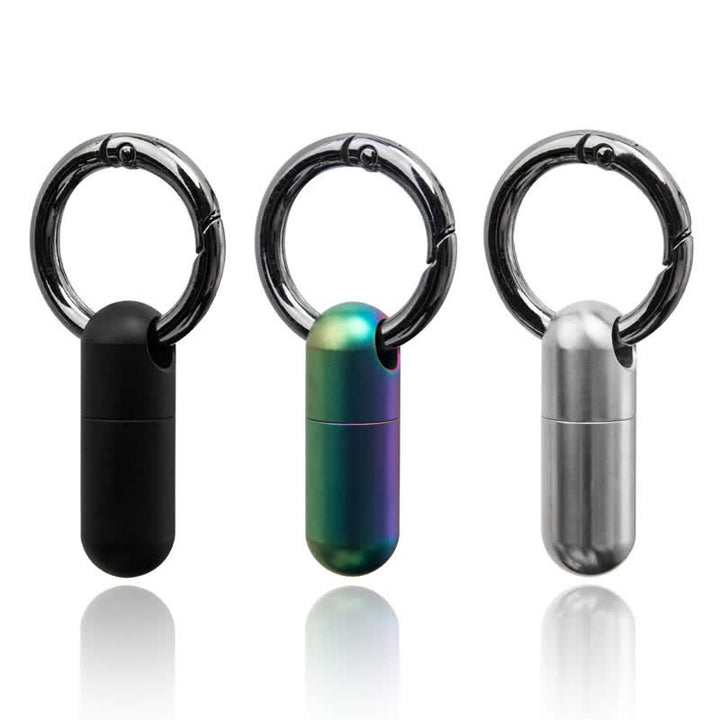 Llavero compacto y resistente al agua con forma de pastillero