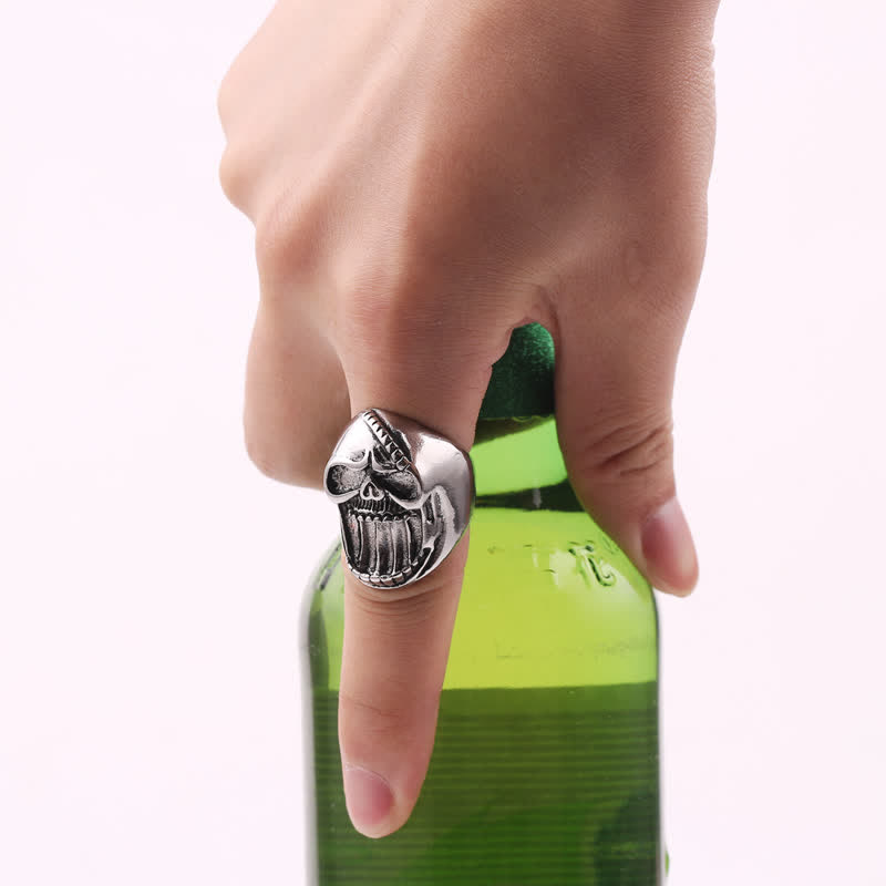 Anillo abridor de botellas con forma de calavera sonriente gótica