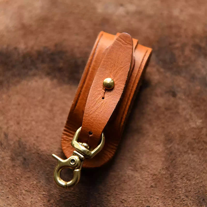 Llavero de cuero para colgar llaves con presilla para cinturón hecho a mano