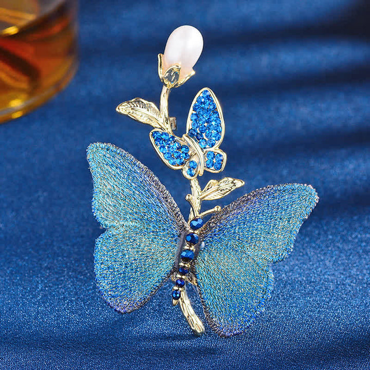 Broche de perlas de agua dulce con diseño de mariposa bordada para mujer