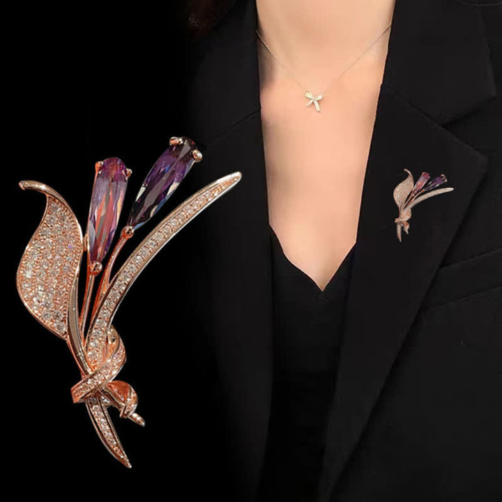 Broche de flor delicada de lirio morado para mujer