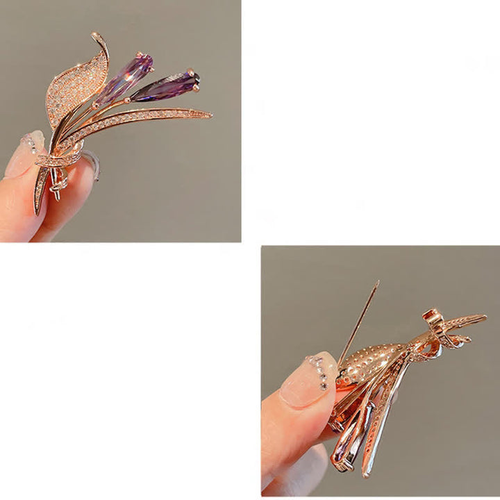 Broche de flor delicada de lirio morado para mujer