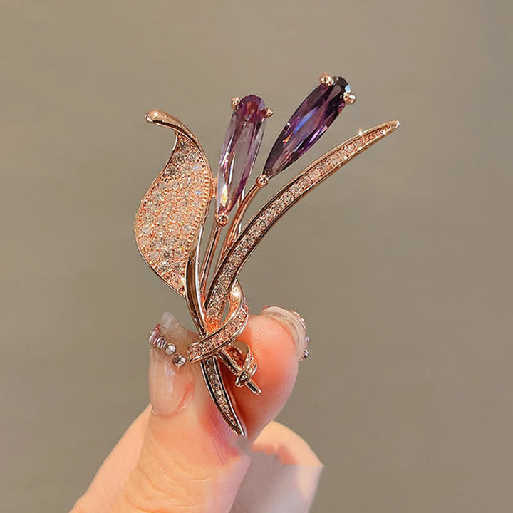 Broche de flor delicada de lirio morado para mujer