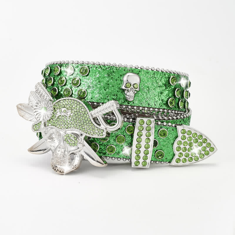 Cinturón de cuero con tachuelas y diamantes de imitación con hebilla pirata estilo punk